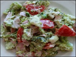 Brokkolisalat