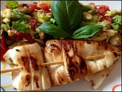 Calamares-Spieße in Zitrusmarinade