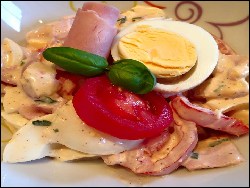 Eier-Schinken-Tomaten-Salat