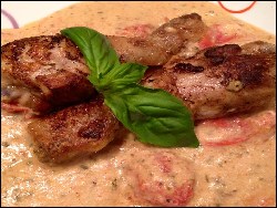 Hähnchenschenkel in cremiger Sommersauce