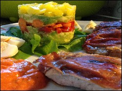 Saltimbocca an Schichtsalat