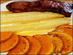 Spargel mit Sauce Hollandaise und falschen Kartoffeln