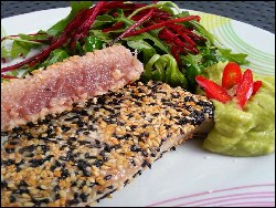 Thunfisch im Sesammantel