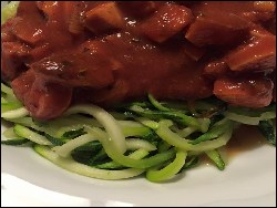 Wurstgulasch auf Zudeln